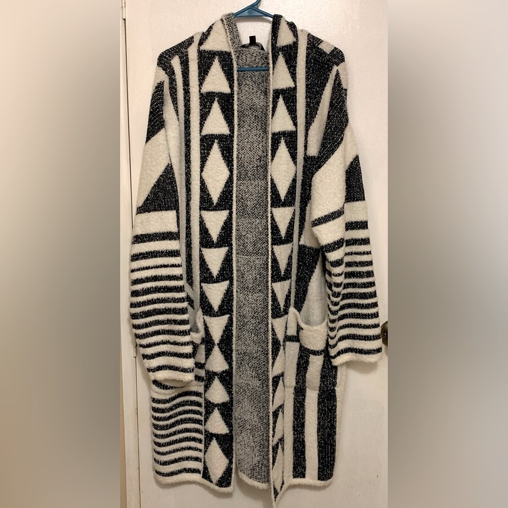 NWOT DANI & DAVI Long Navy & White Cardigan , size 2XL